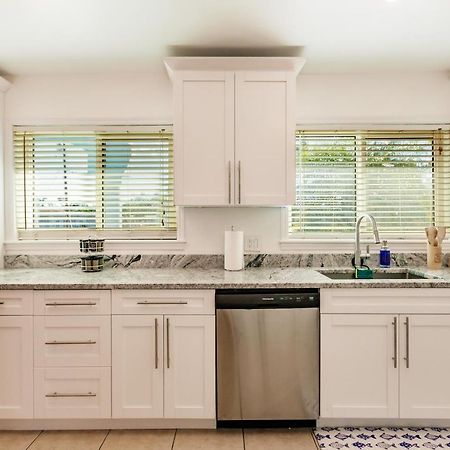 New! Dock Canal Family Home W/Pool & Gulf Access! فورت مايرز الشمالية المظهر الخارجي الصورة