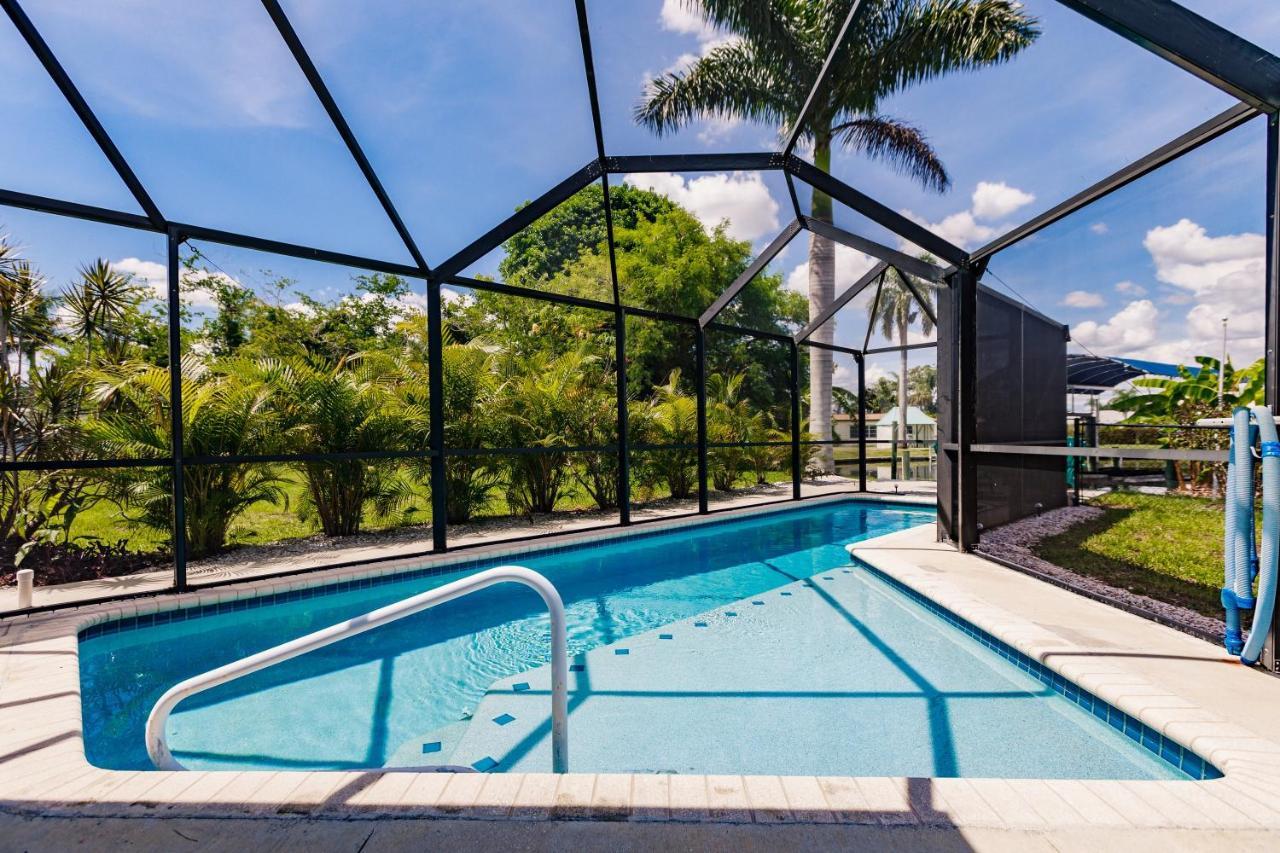 New! Dock Canal Family Home W/Pool & Gulf Access! فورت مايرز الشمالية المظهر الخارجي الصورة