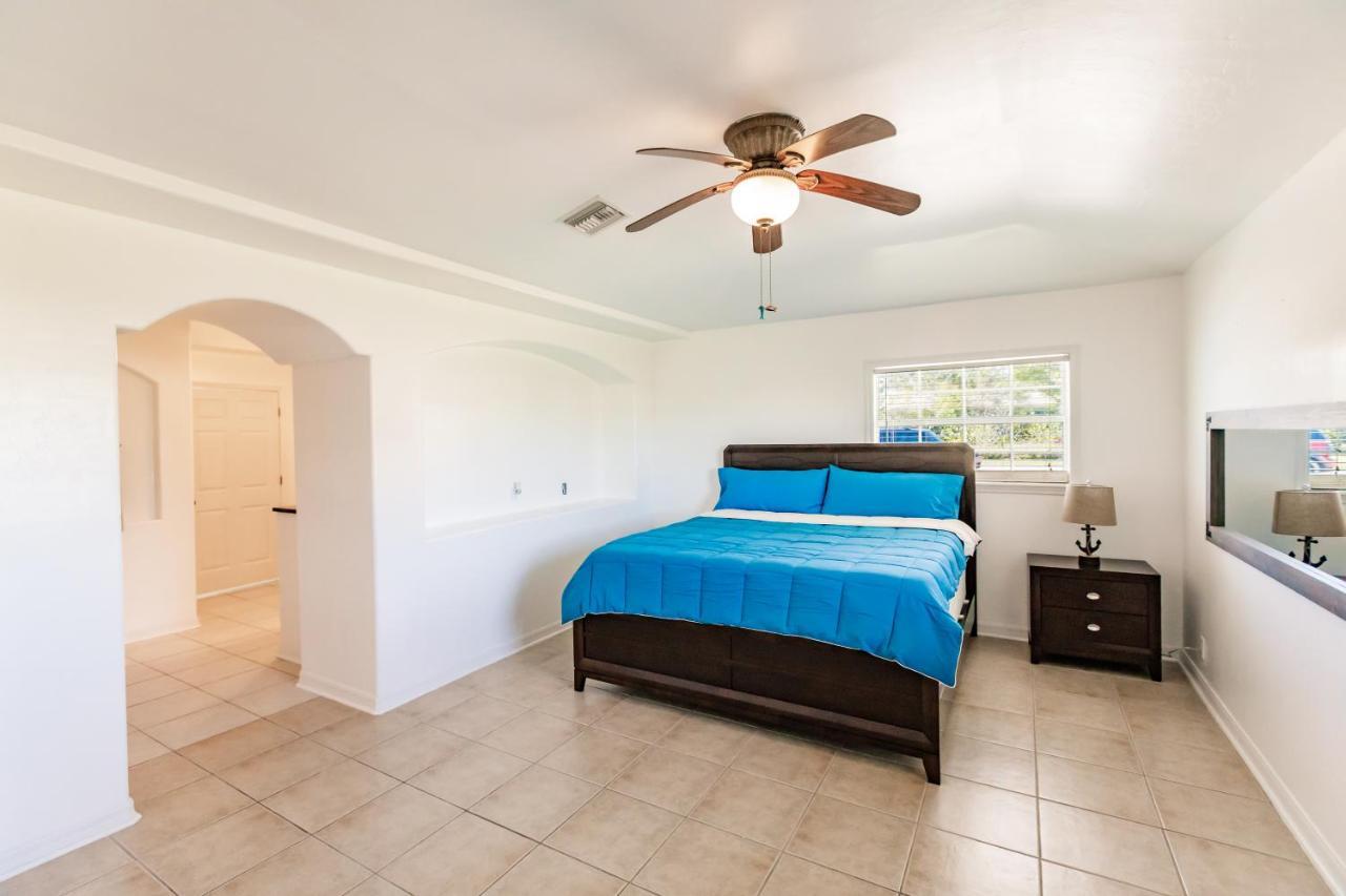 New! Dock Canal Family Home W/Pool & Gulf Access! فورت مايرز الشمالية المظهر الخارجي الصورة