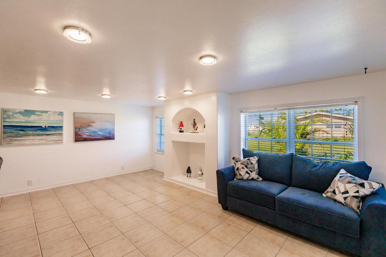 New! Dock Canal Family Home W/Pool & Gulf Access! فورت مايرز الشمالية المظهر الخارجي الصورة